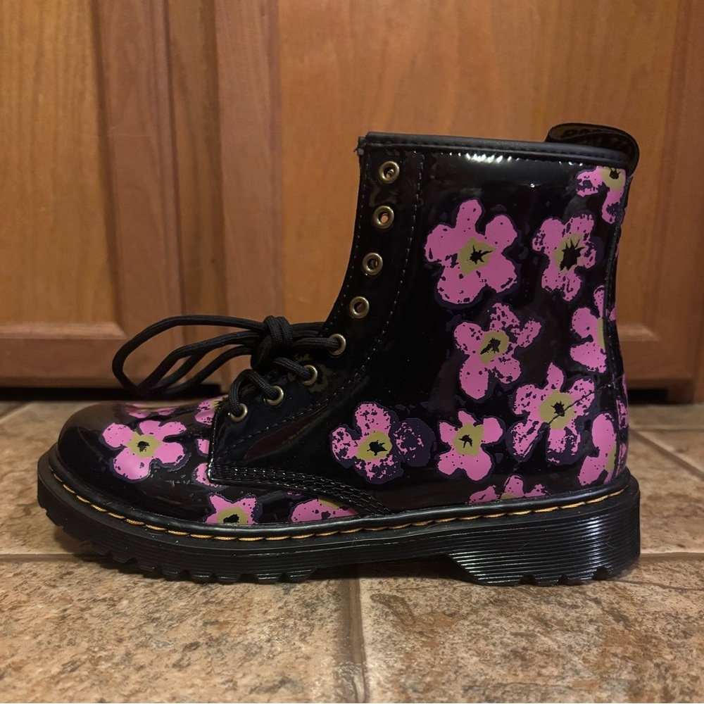 NWOT Dr. Martens Junior 1460 Pansy Patent Leather Lace Up Boots sz 3Y/5W